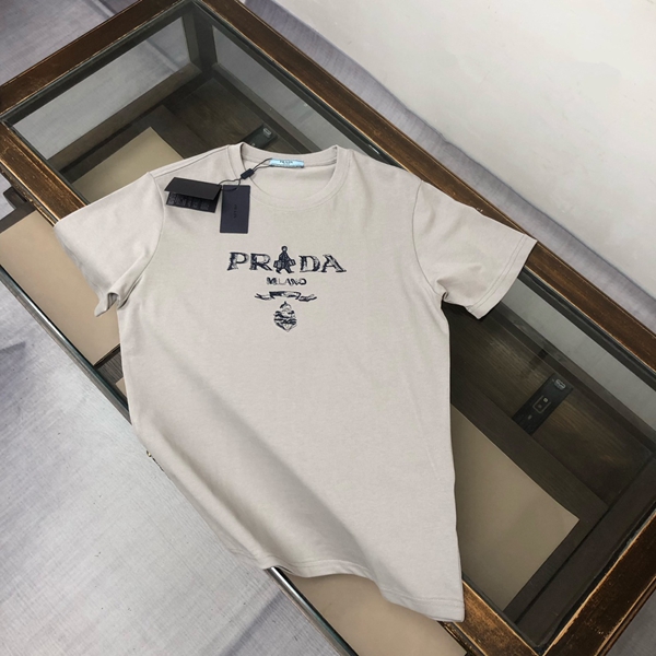 ブランドTシャツ正面デザイン